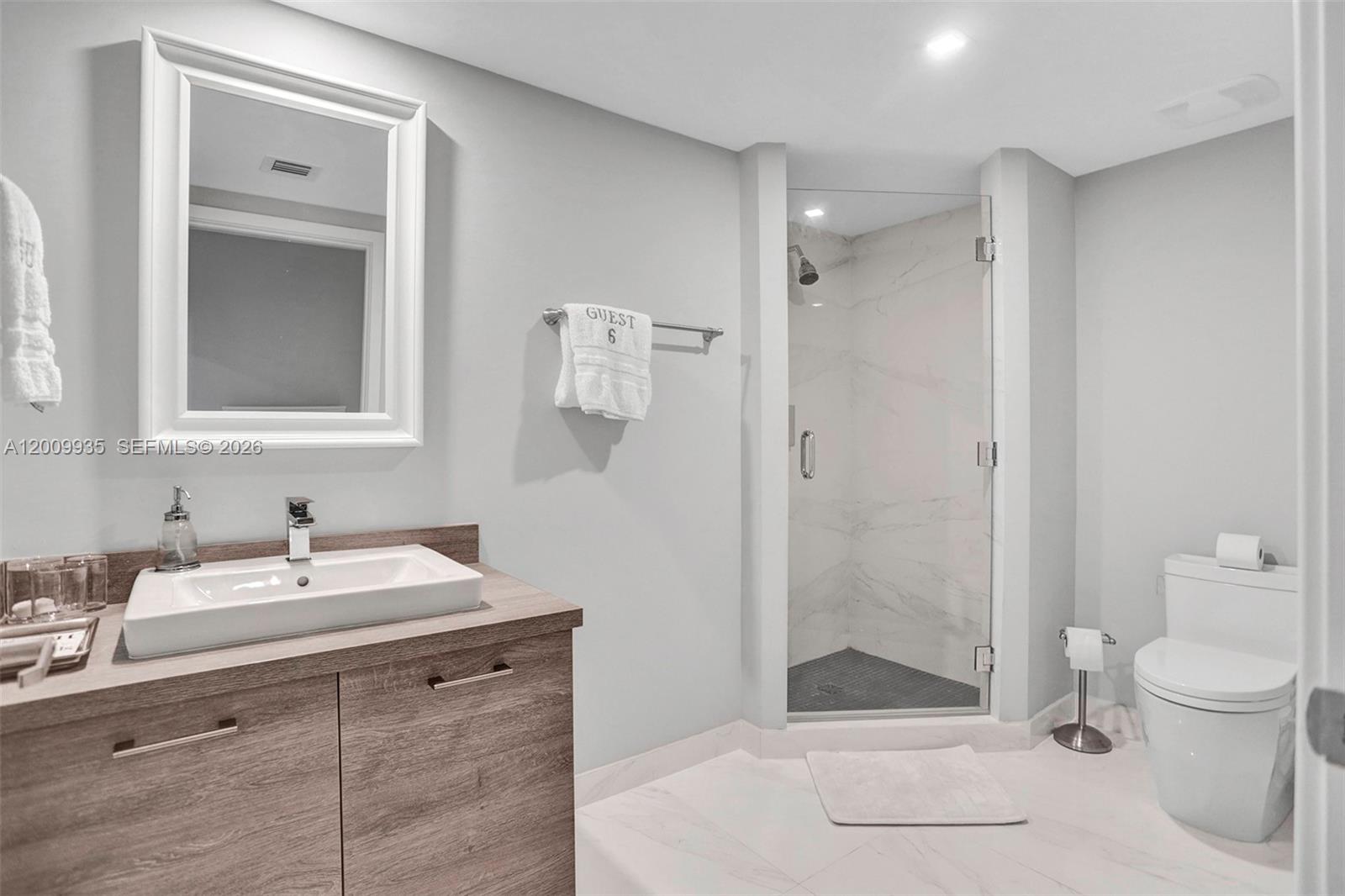 400 Sunny Isles Blvd #2021 Sunny Isles Beach, FL 33160
