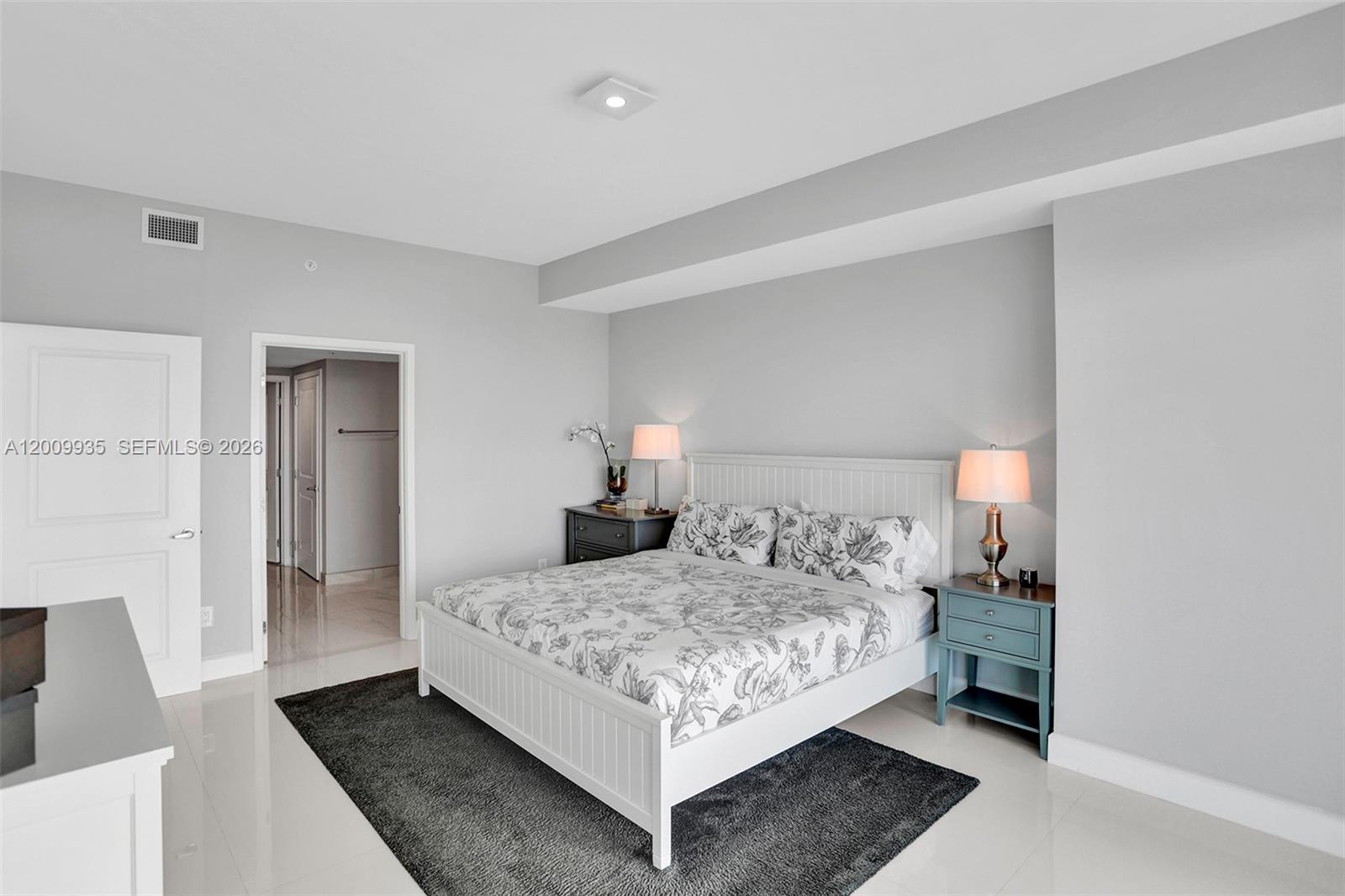 400 Sunny Isles Blvd #2021 Sunny Isles Beach, FL 33160