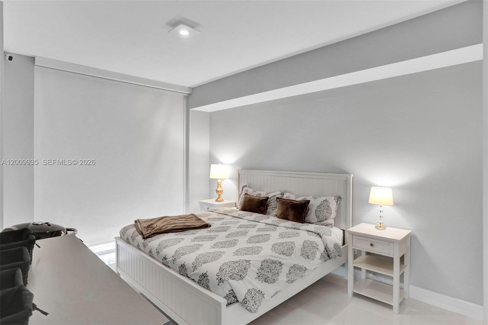 400 Sunny Isles Blvd #2021 Sunny Isles Beach, FL 33160