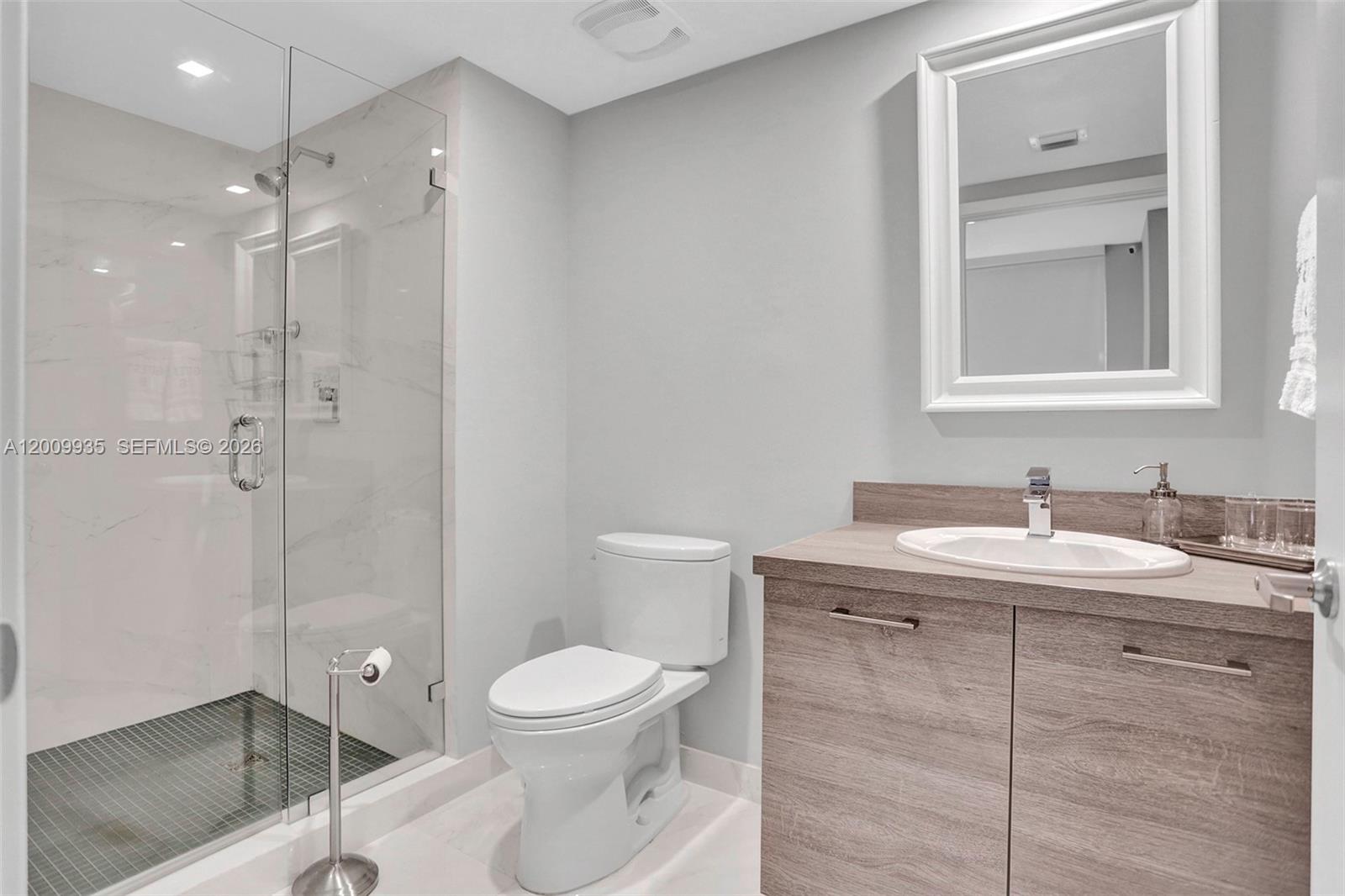 400 Sunny Isles Blvd #2021 Sunny Isles Beach, FL 33160