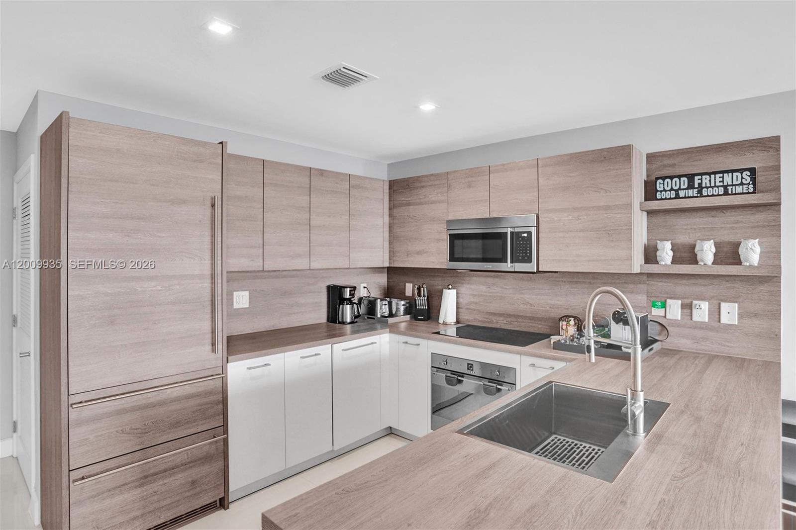 400 Sunny Isles Blvd #2021 Sunny Isles Beach, FL 33160