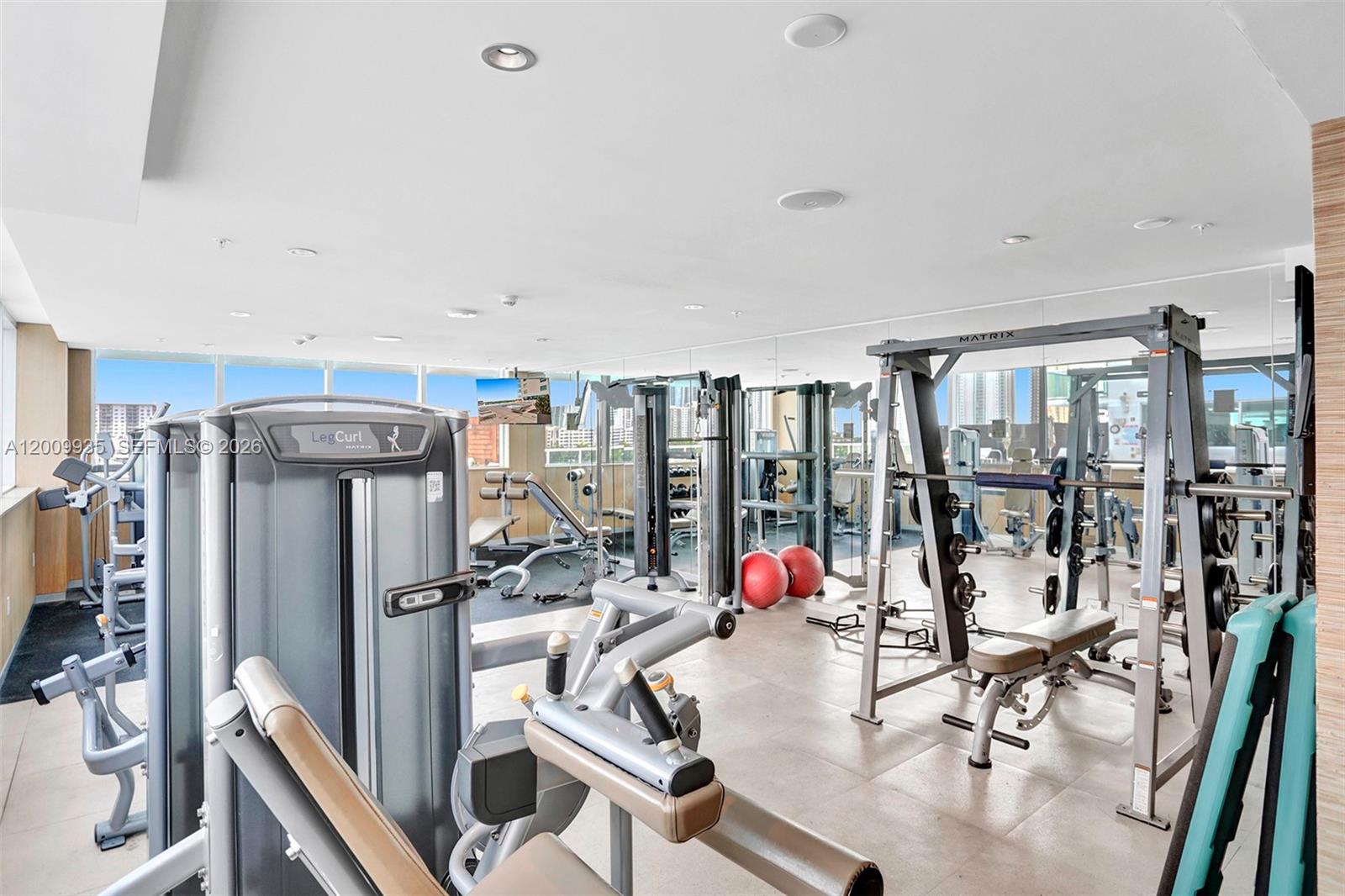 400 Sunny Isles Blvd #2021 Sunny Isles Beach, FL 33160