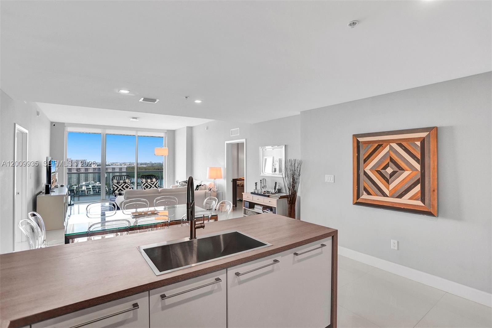 400 Sunny Isles Blvd #2021 Sunny Isles Beach, FL 33160