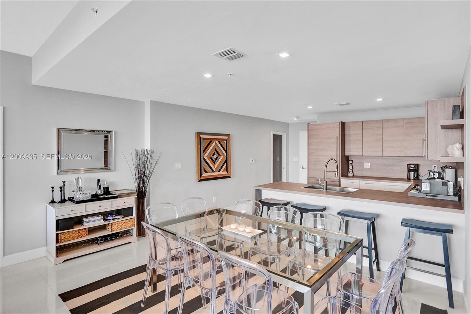 400 Sunny Isles Blvd #2021 Sunny Isles Beach, FL 33160