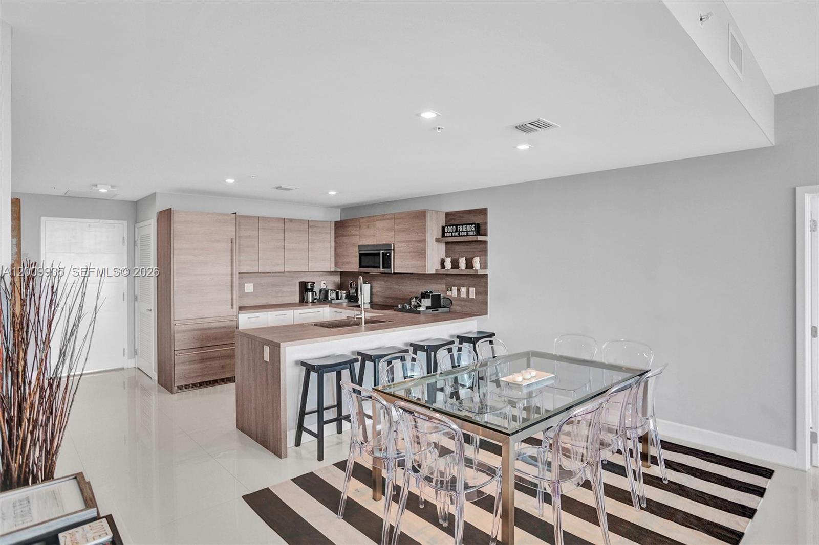 400 Sunny Isles Blvd #2021 Sunny Isles Beach, FL 33160