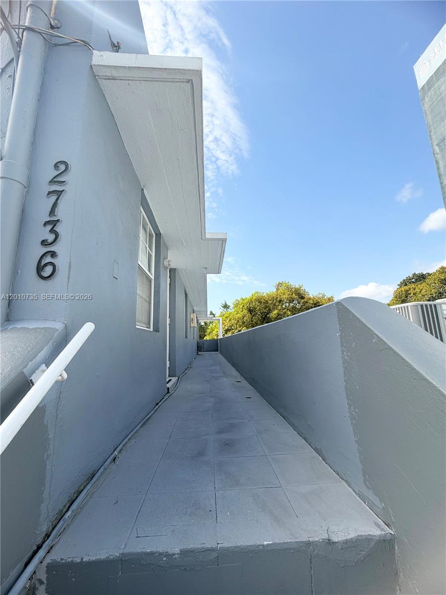 2736 SW 22nd Ave #2