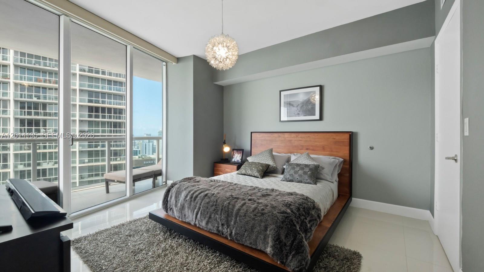 475 Brickell Ave #5109 Miami, FL 33131