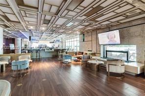 6801 Collins Ave #LPH09 Miami Beach, FL 33141