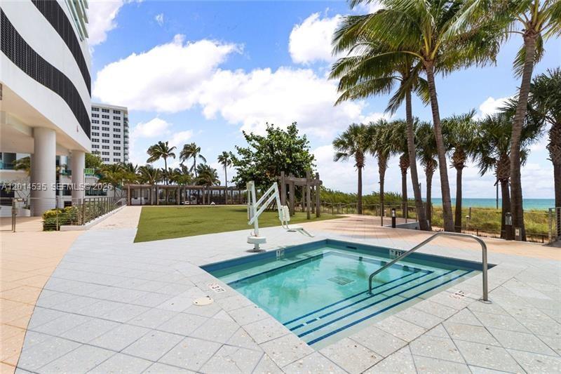6801 Collins Ave #LPH09 Miami Beach, FL 33141