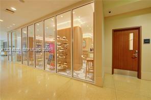 6801 Collins Ave #LPH09 Miami Beach, FL 33141