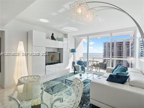 6801 Collins Ave #LPH09 Miami Beach, FL 33141