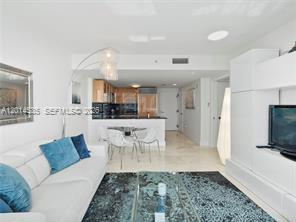 6801 Collins Ave #LPH09 Miami Beach, FL 33141