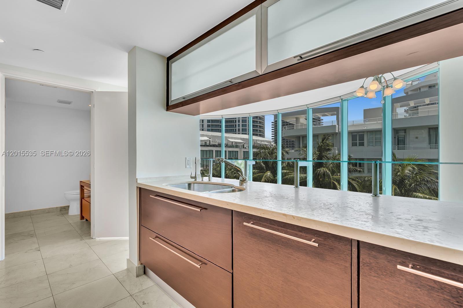 6000 Indian Crk Dr #6A Miami Beach, FL 33140