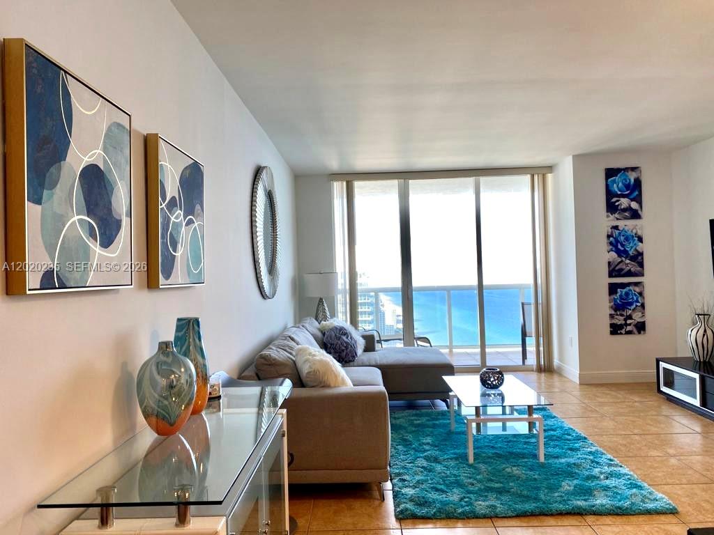 image Beach Club 222