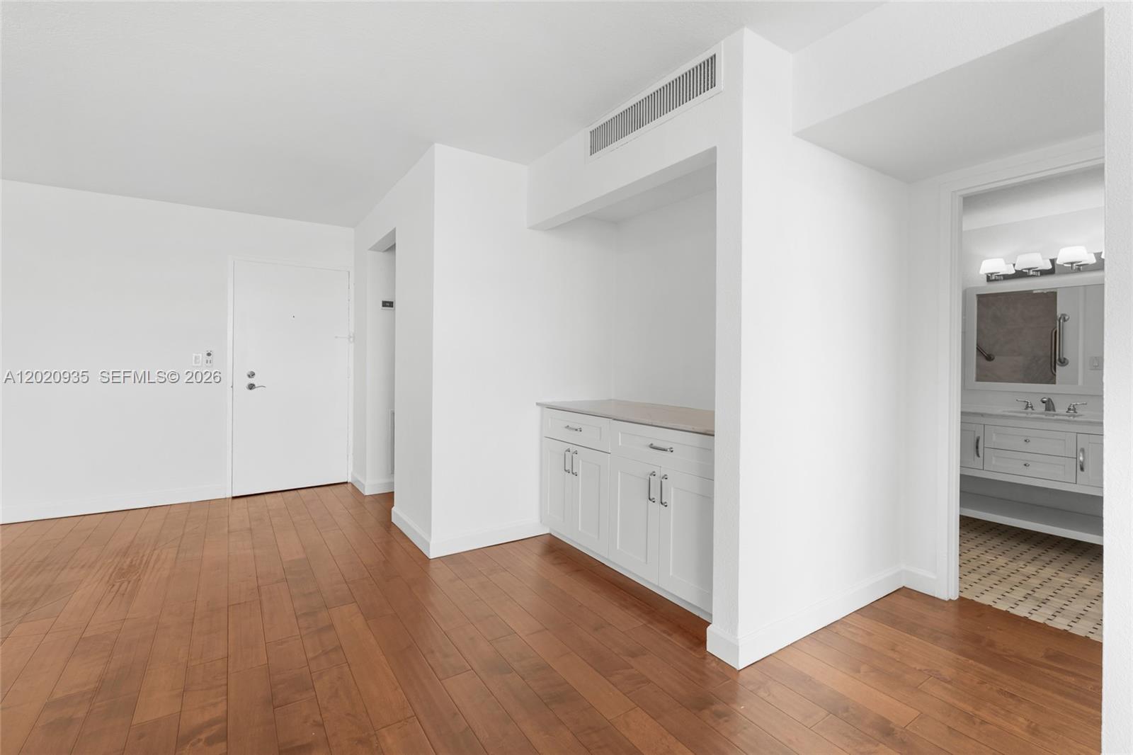 800 West Ave #527 Miami Beach, FL 33139