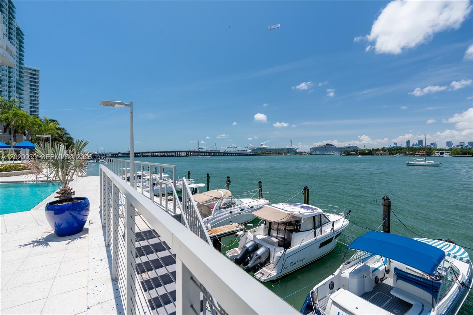 800 West Ave #527 Miami Beach, FL 33139