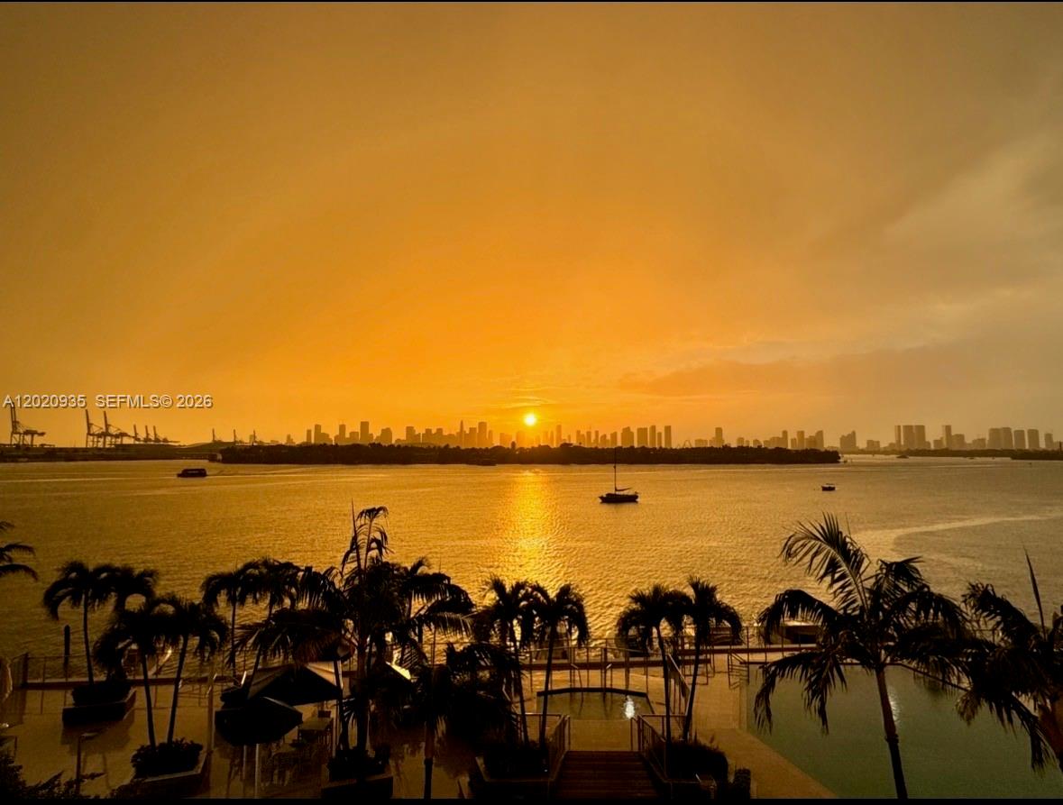 800 West Ave #527 Miami Beach, FL 33139