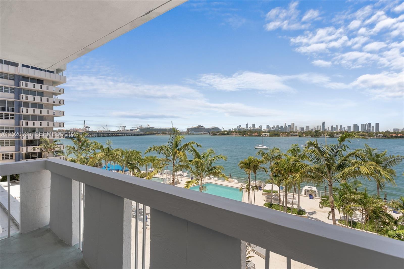 800 West Ave #527 Miami Beach, FL 33139