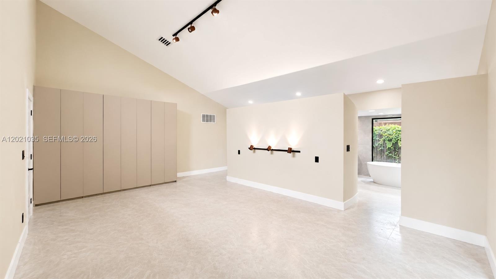 2765 NE 35th Dr Fort Lauderdale, FL 33308