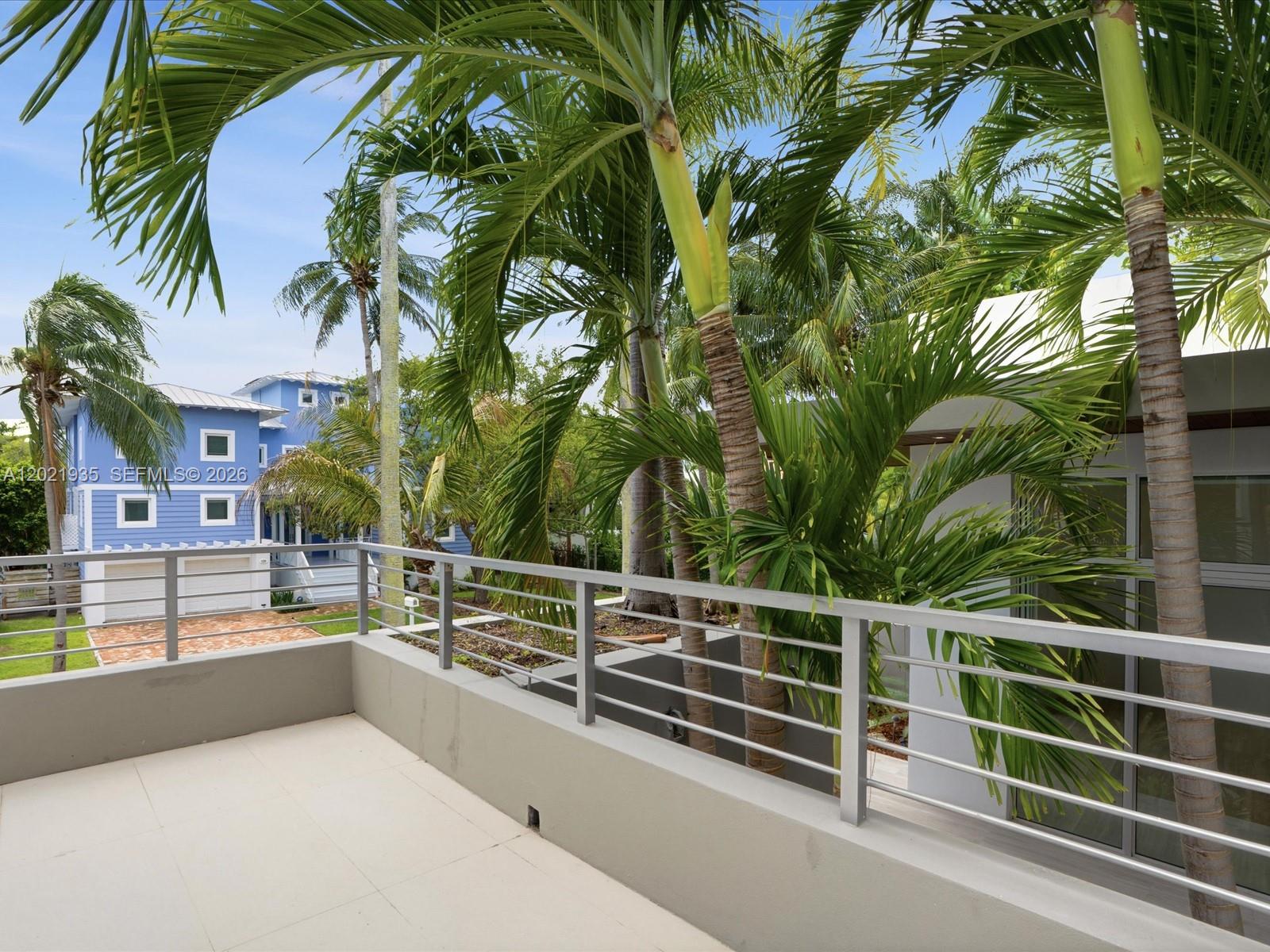 125 Hampton Ln Key Biscayne, FL 33149