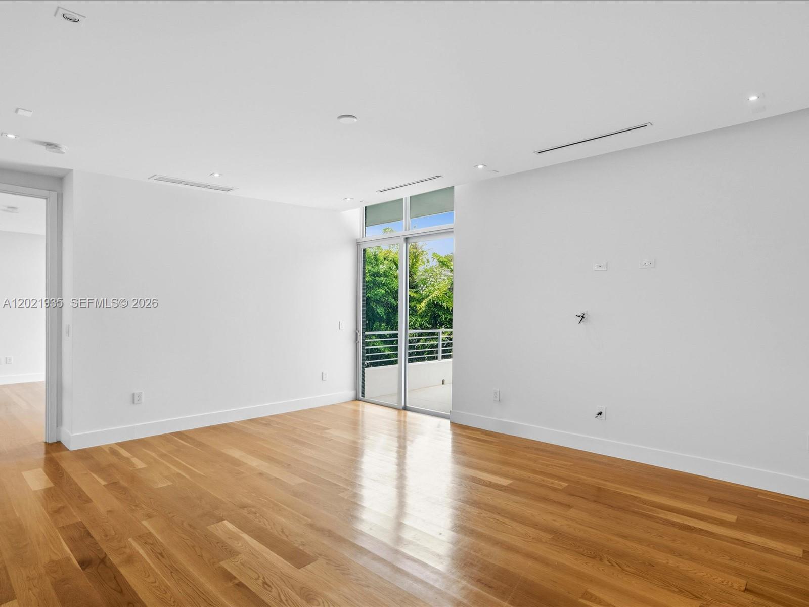 125 Hampton Ln Key Biscayne, FL 33149