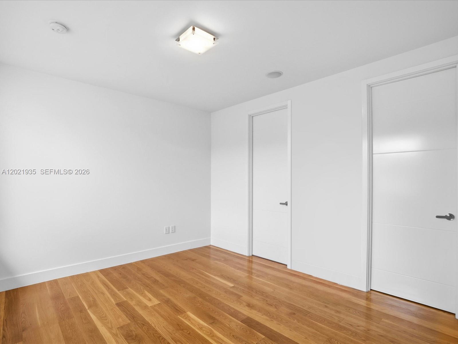 125 Hampton Ln Key Biscayne, FL 33149