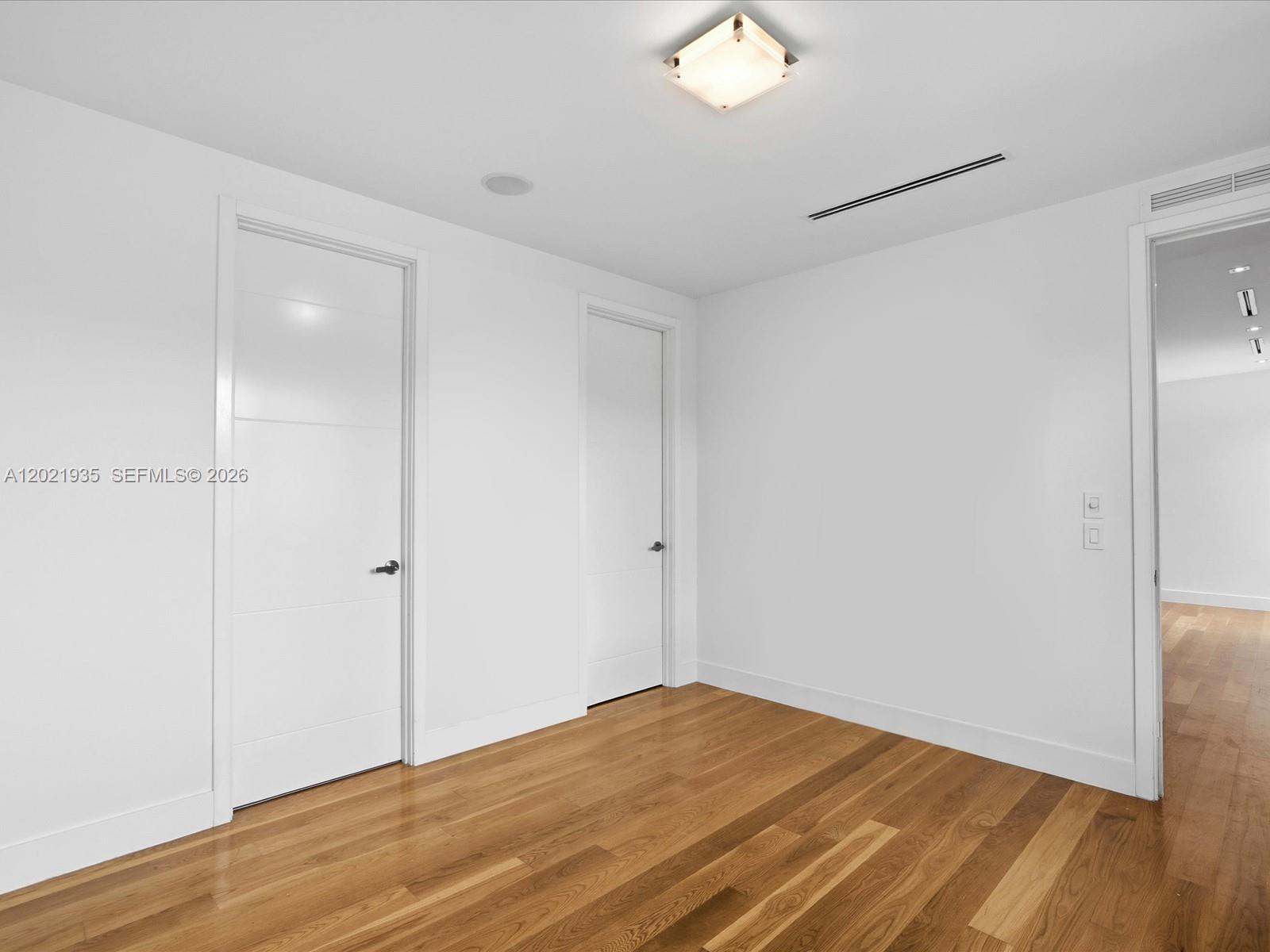 125 Hampton Ln Key Biscayne, FL 33149
