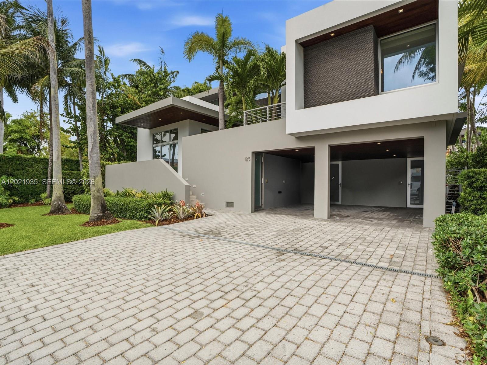 125 Hampton Ln Key Biscayne, FL 33149