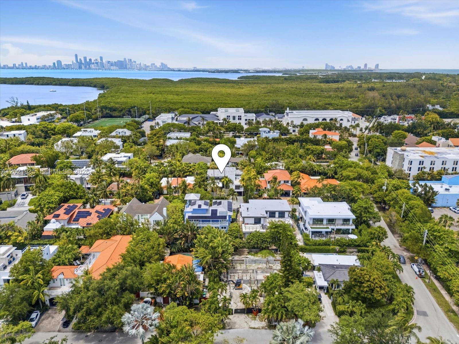 125 Hampton Ln Key Biscayne, FL 33149