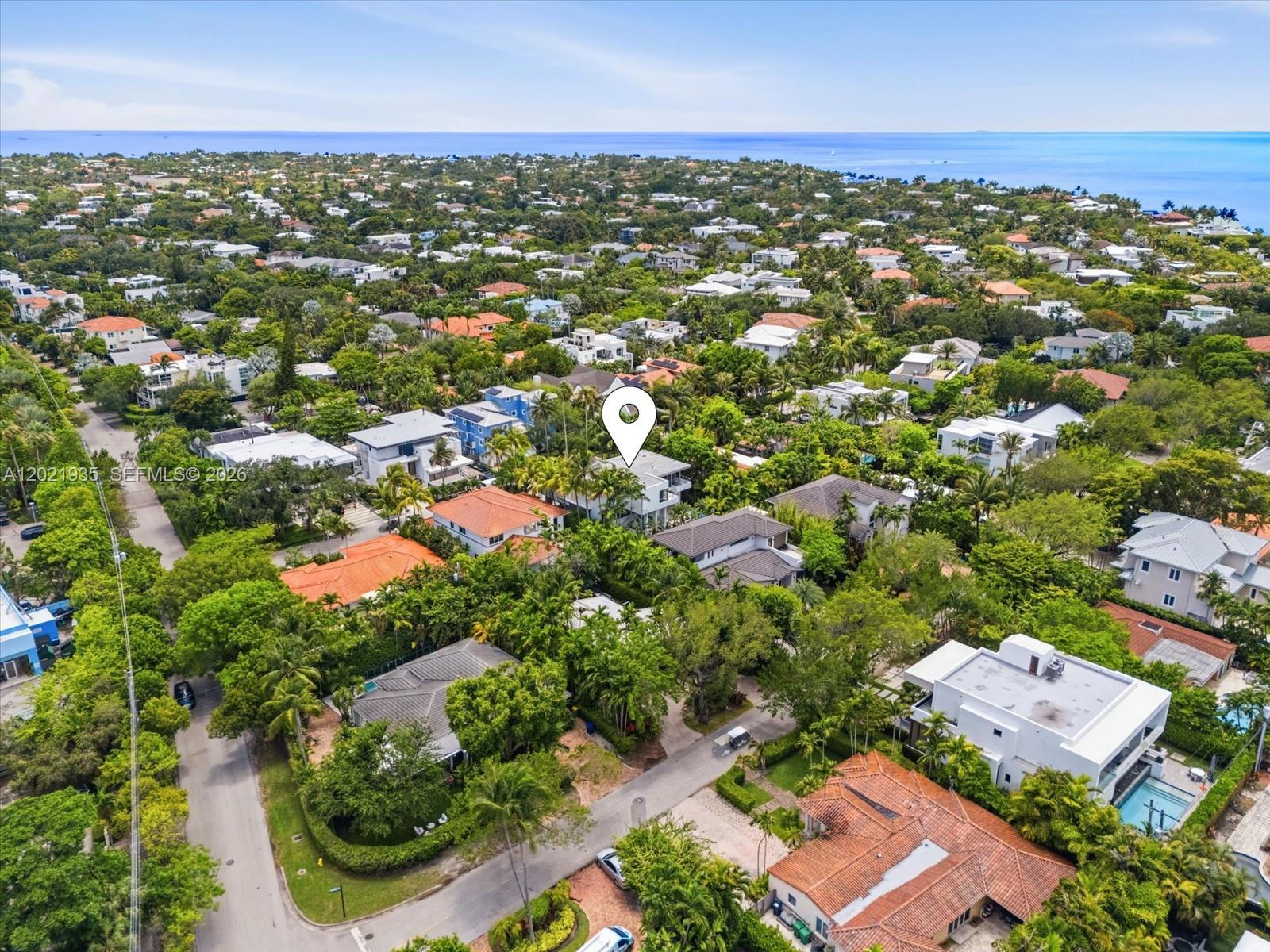 125 Hampton Ln Key Biscayne, FL 33149