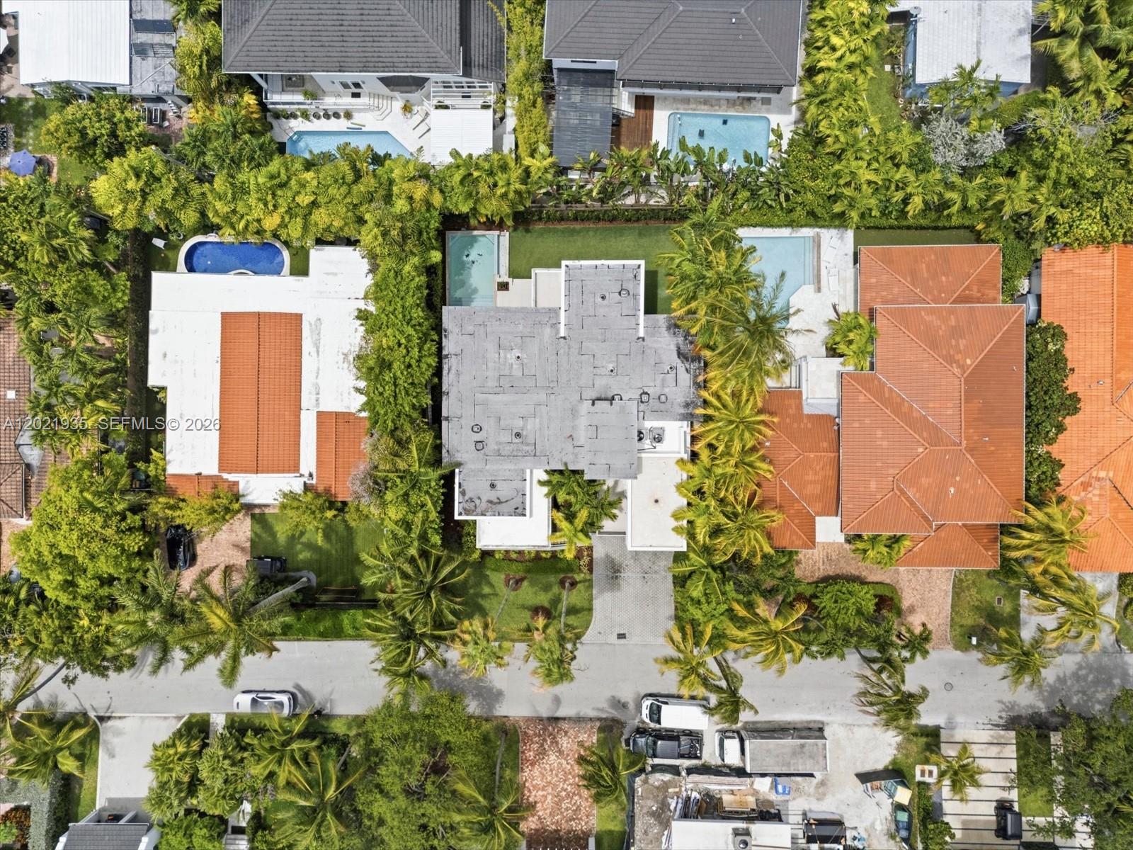 125 Hampton Ln Key Biscayne, FL 33149
