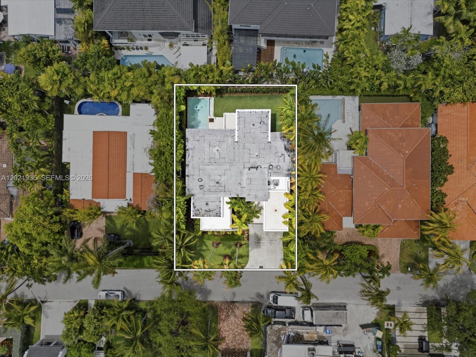 125 Hampton Ln Key Biscayne, FL 33149