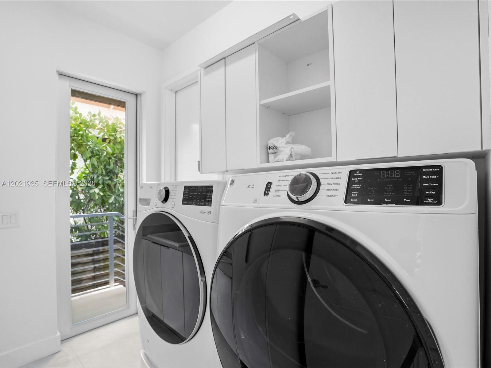 125 Hampton Ln Key Biscayne, FL 33149