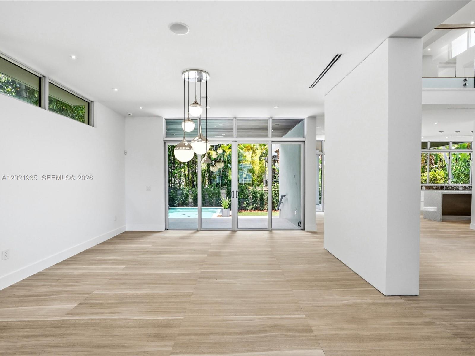 125 Hampton Ln Key Biscayne, FL 33149