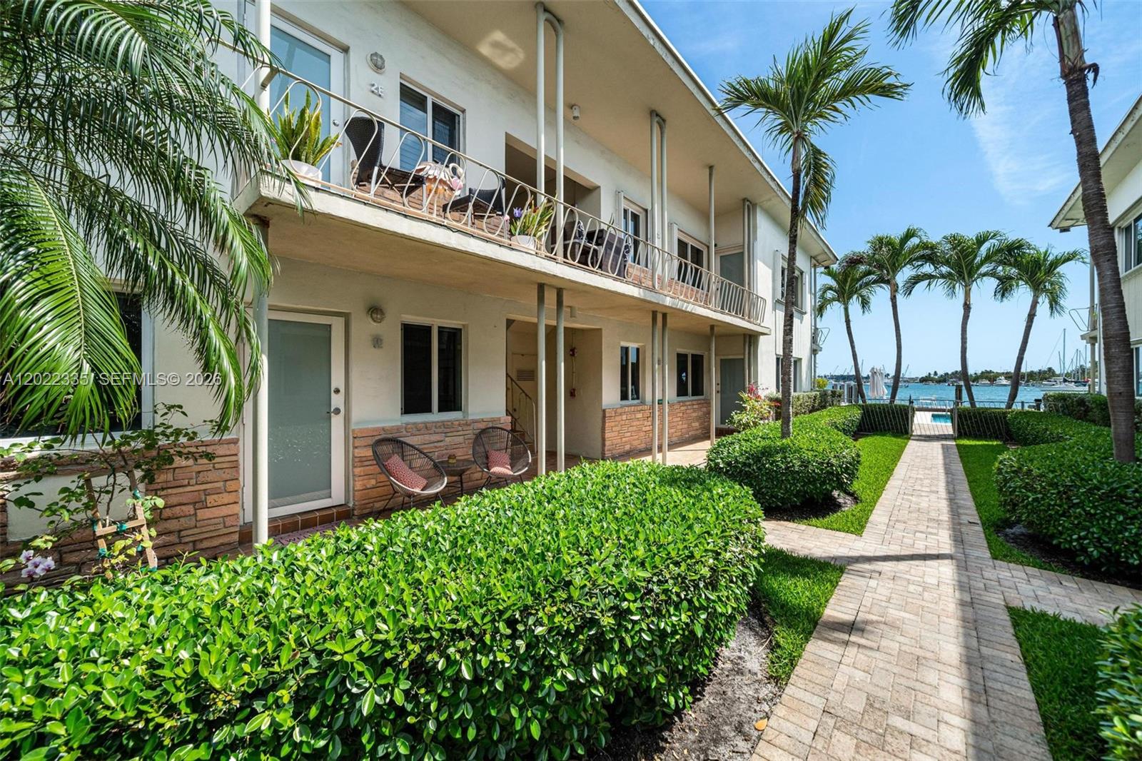 1130 Venetian Way #1E