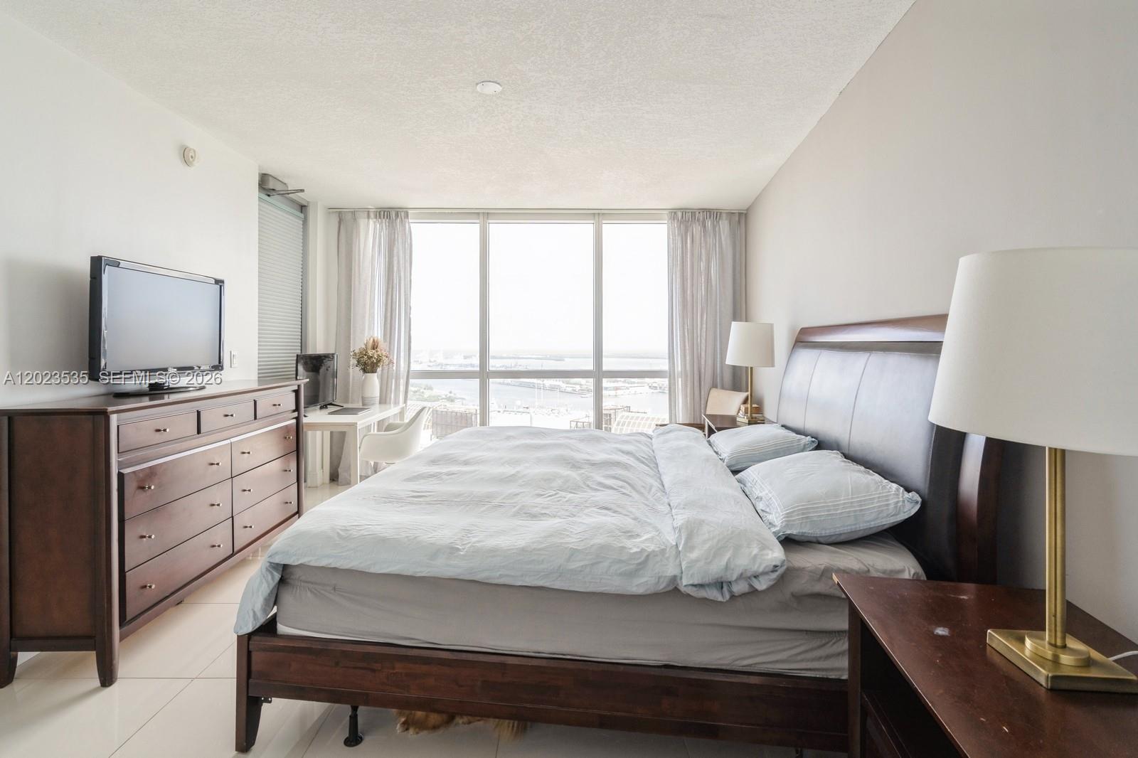 1750 N Bayshore Dr #4702 Miami, FL 33132