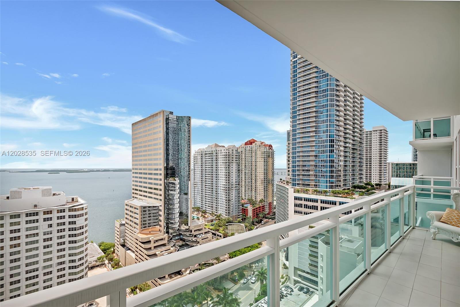 951 Brickell Ave #2406