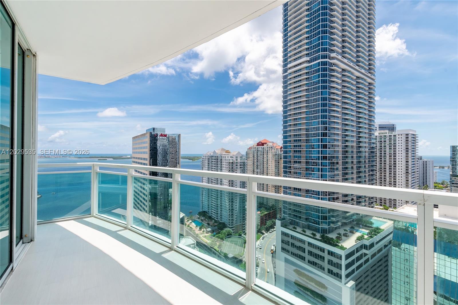 951 Brickell Ave #3210