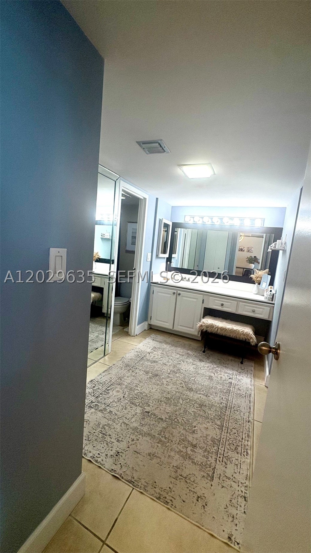 image Arlen House East11