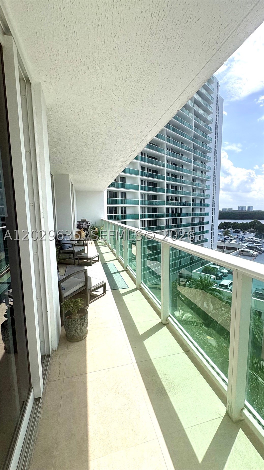 image Arlen House East14