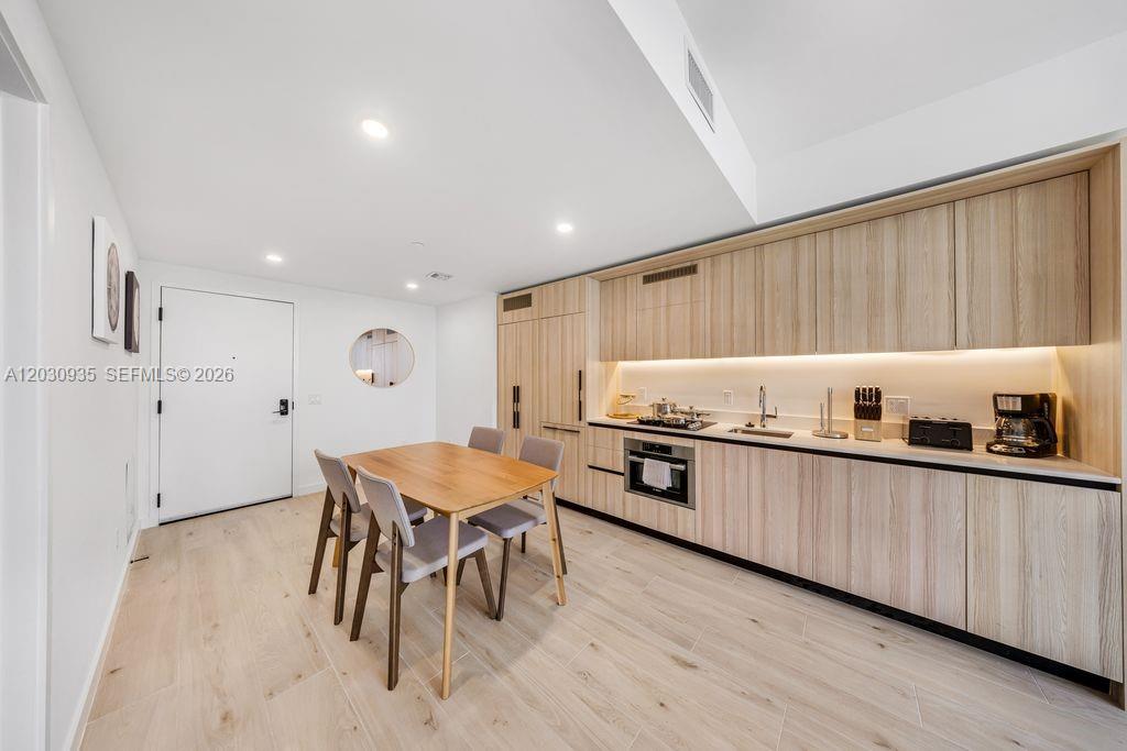 225 N Miami Ave #3507 Miami, FL 33128