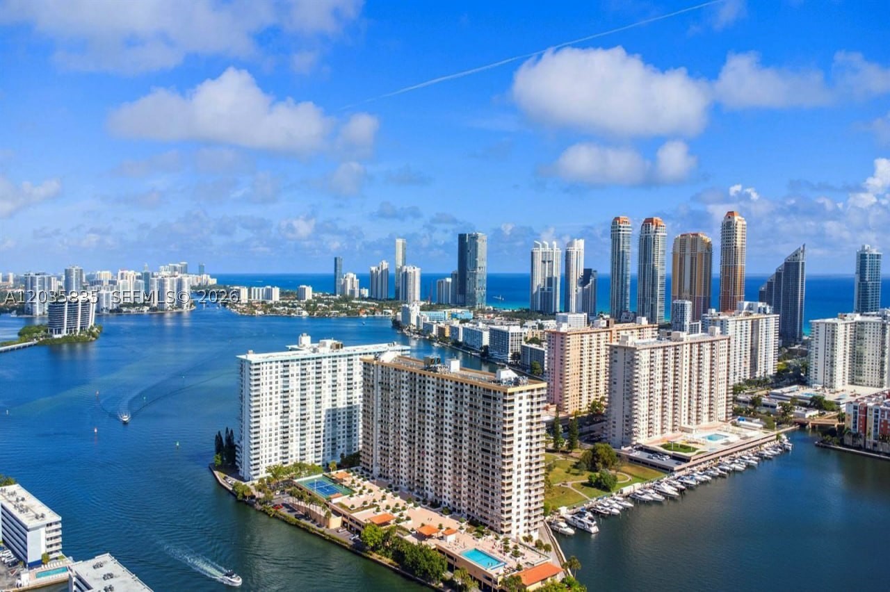 image Winston Towers 70034