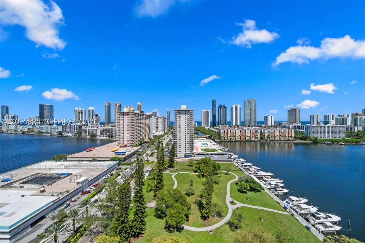 image Winston Towers 70035