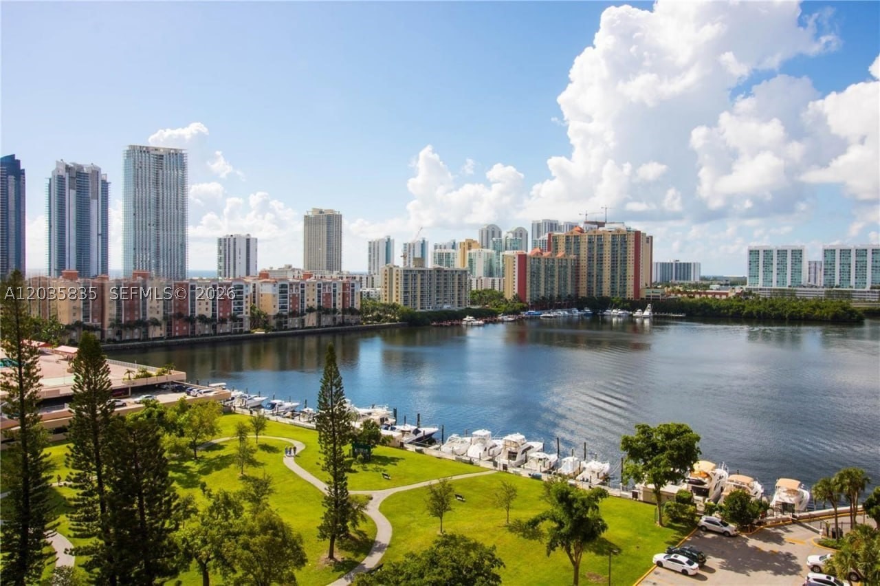 image Winston Towers 70036