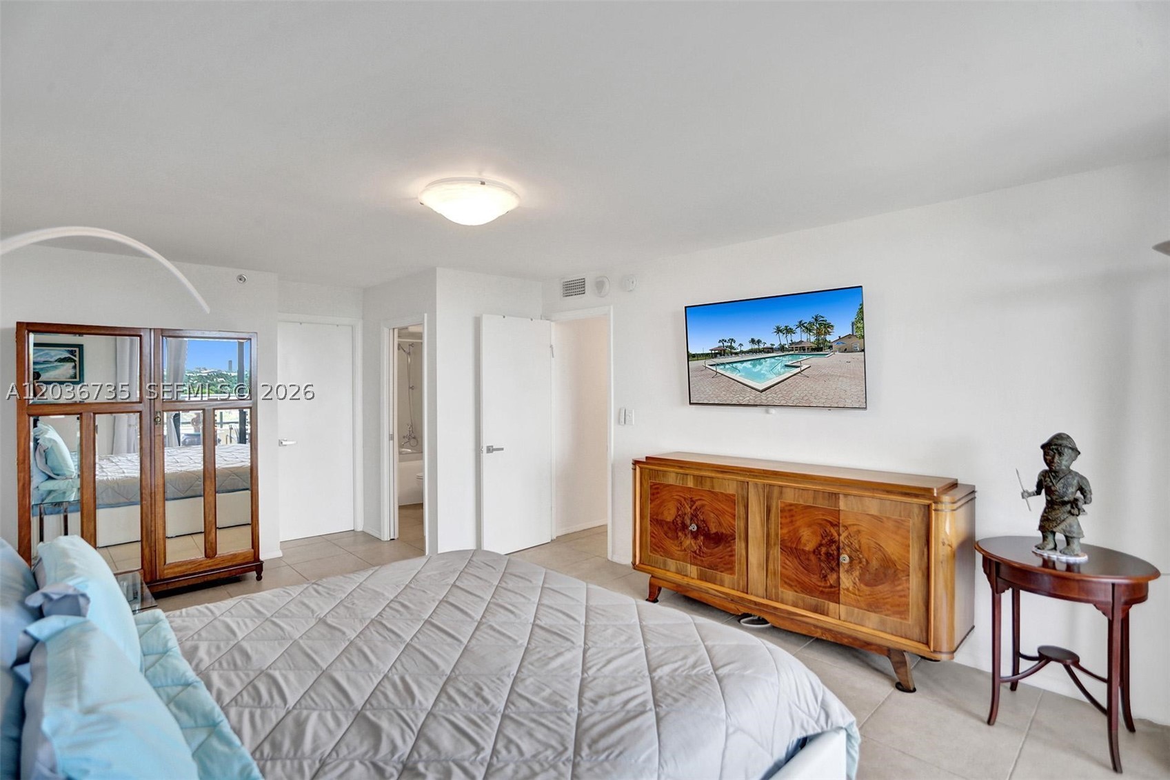 2555 Collins Ave #1508 Miami Beach, FL 33140