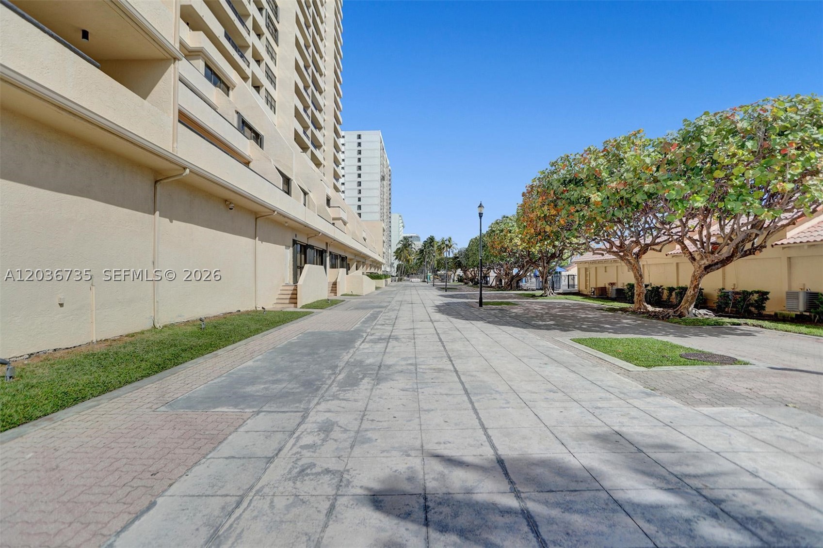 2555 Collins Ave #1508 Miami Beach, FL 33140