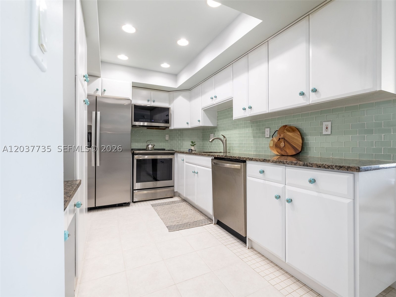 image Arlen House West34