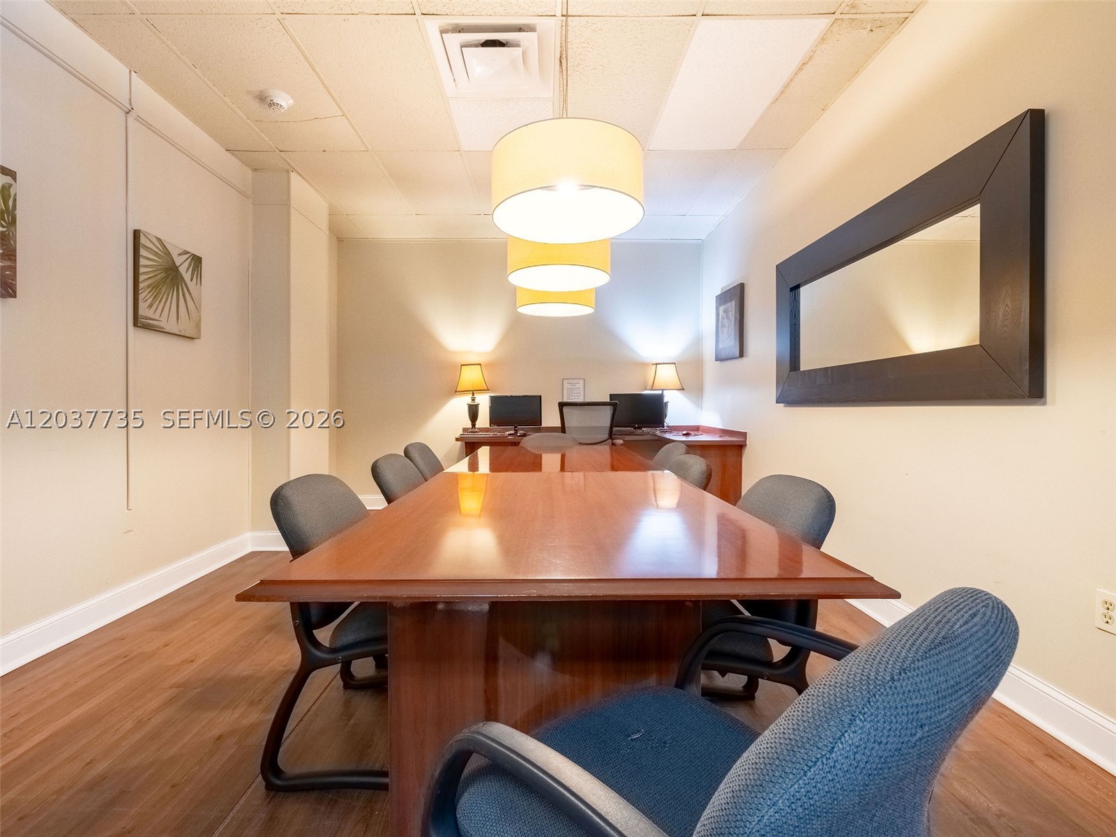 image Arlen House West43