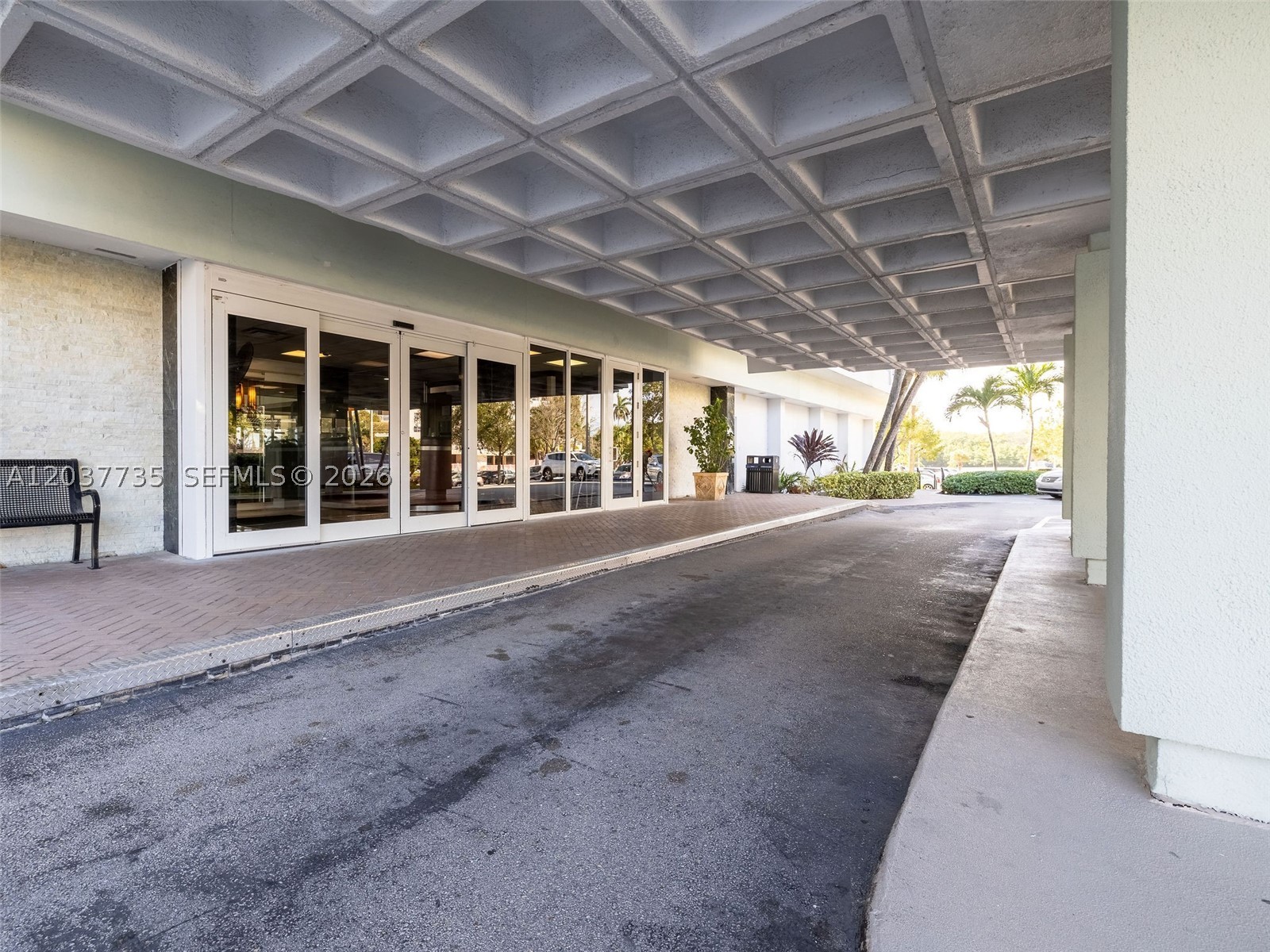 image Arlen House West49