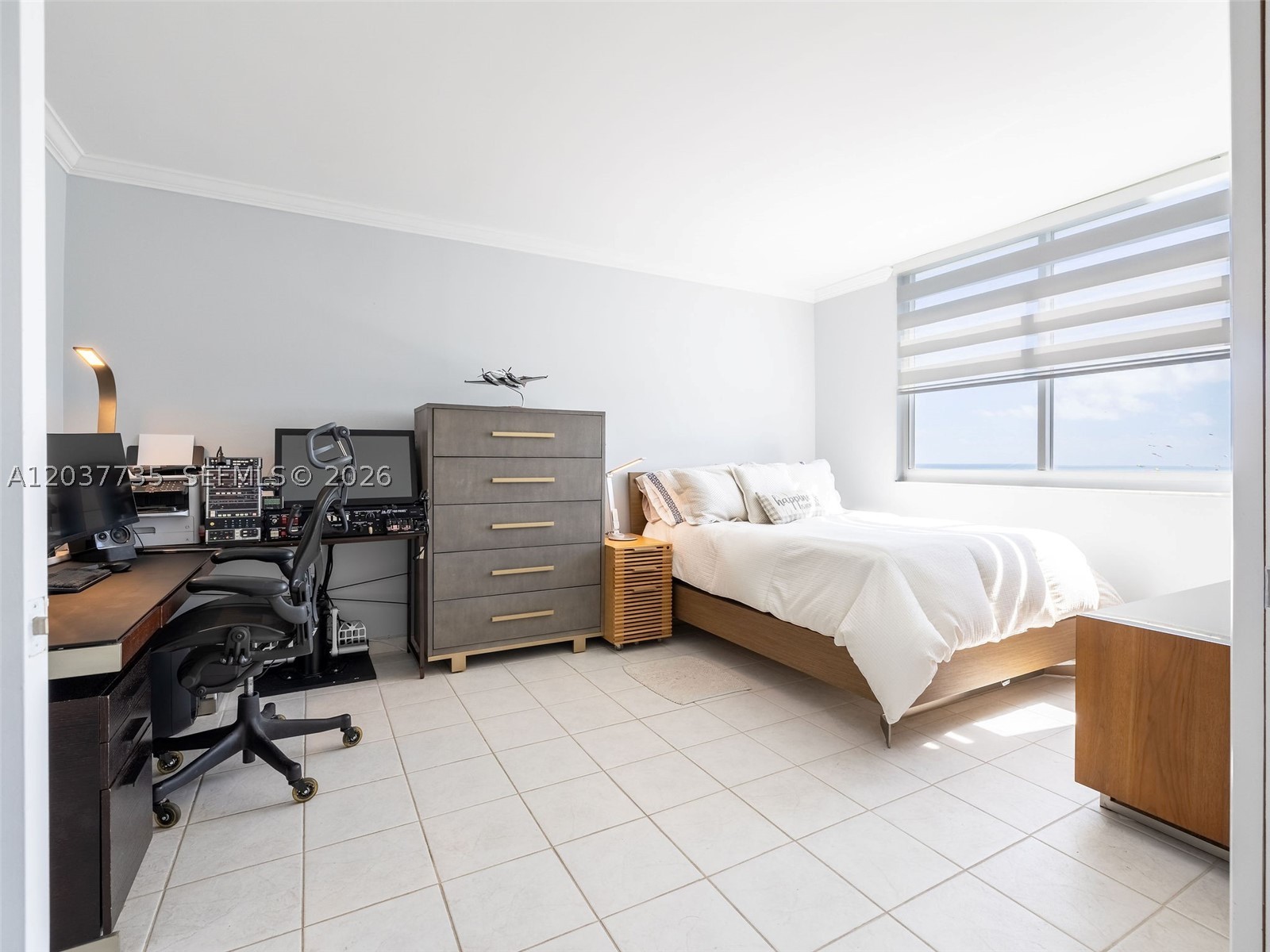 image Arlen House West53